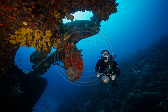 Melissa and scooter on the HilmaHooker wreck