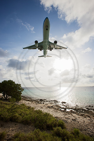Plane landing in Bonaire.